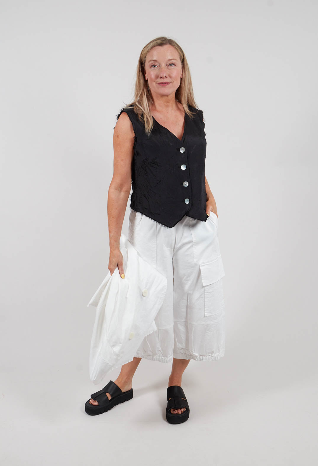 Kats Vest in Black