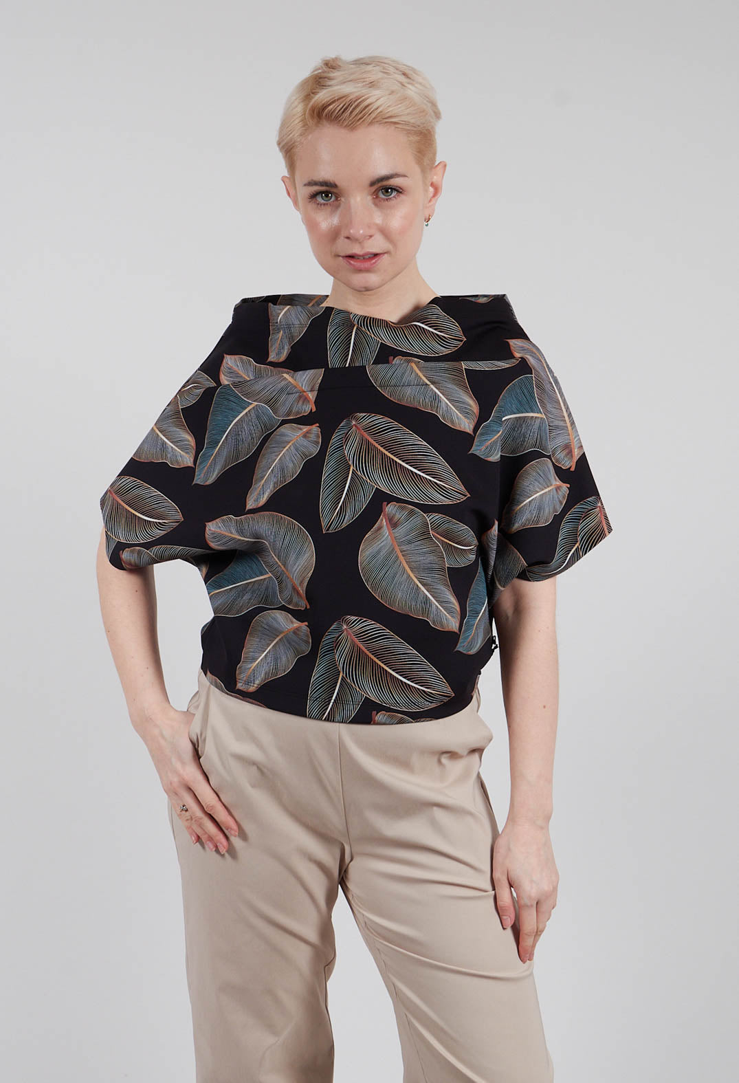 Oler Top in Black Grey and Brown