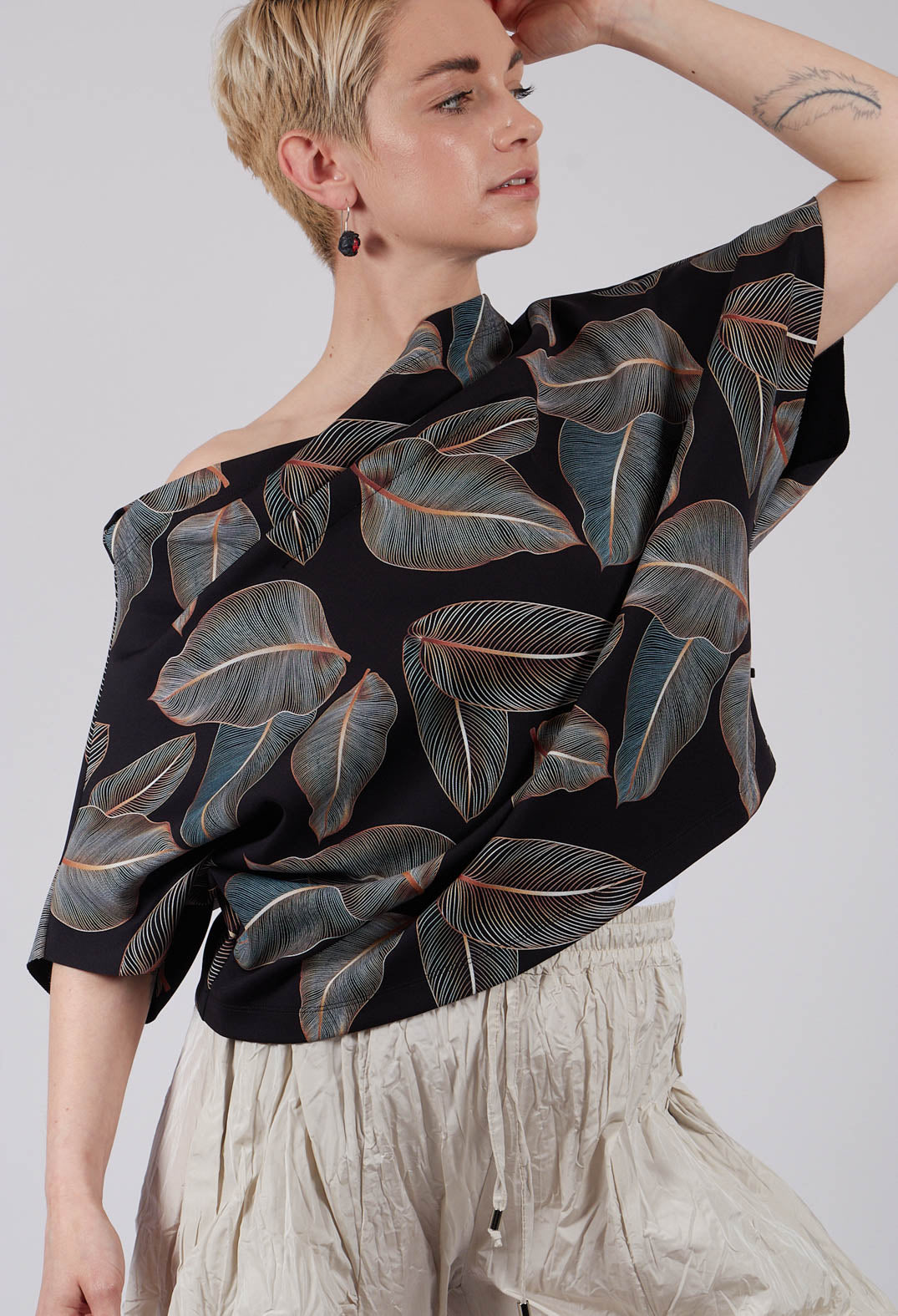 Oler Top in Black Grey and Brown