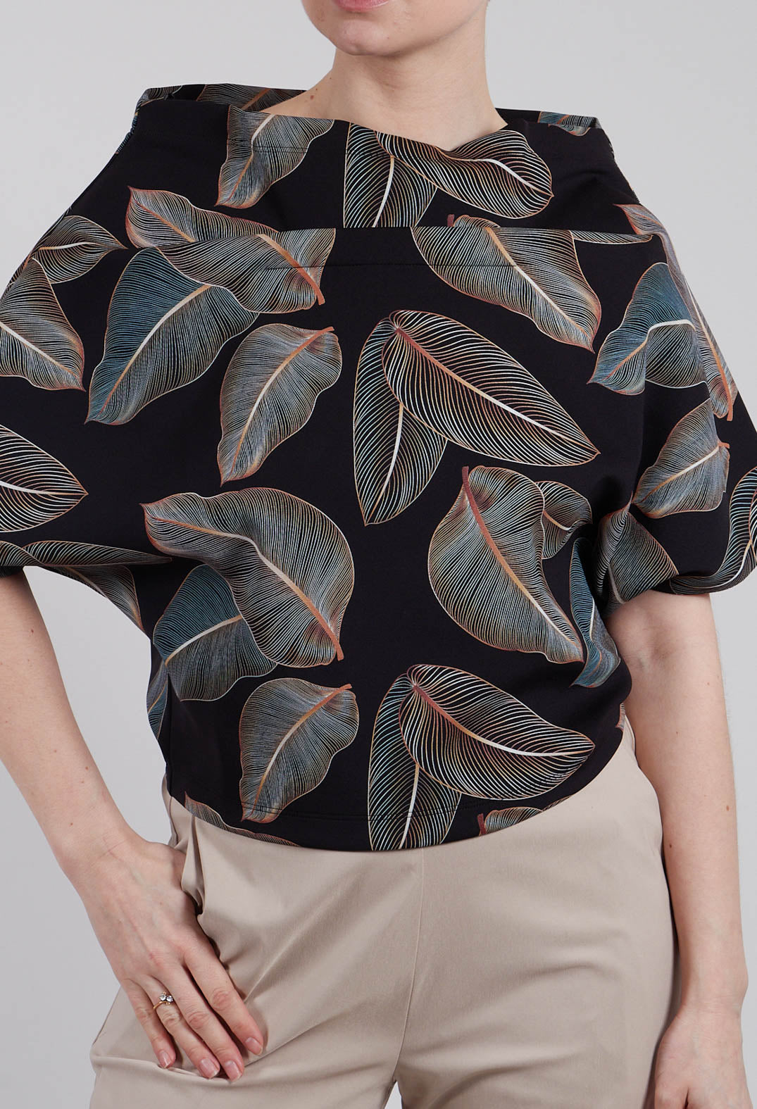 Oler Top in Black Grey and Brown