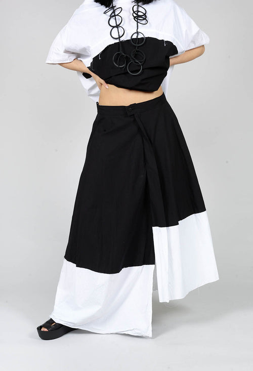 Uvik Skirt in White with Black