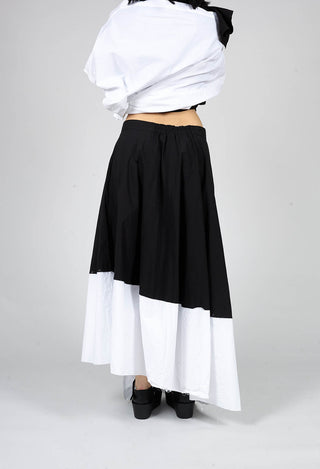 Uvik Skirt in White with Black