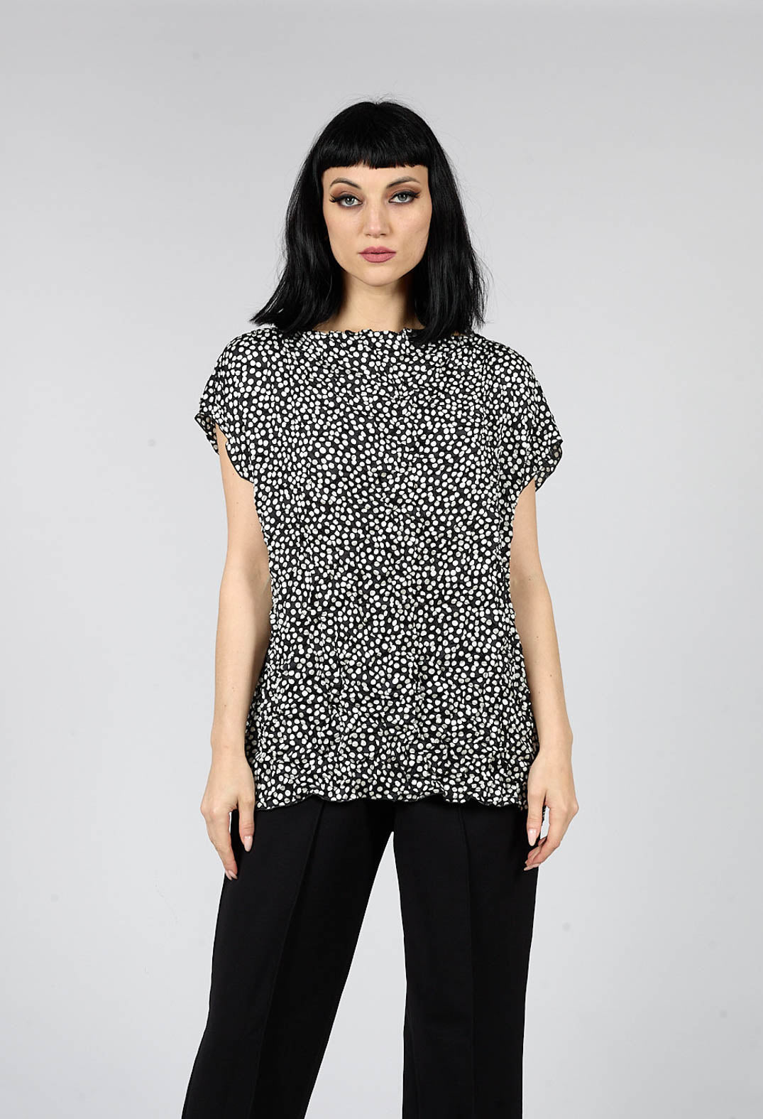 Laol Top in Black with White