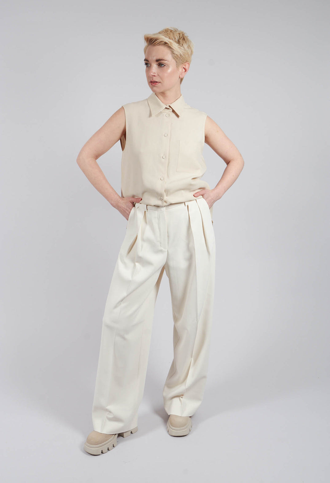 Mira Wide Leg Trousers with Pleats in Sea Salt