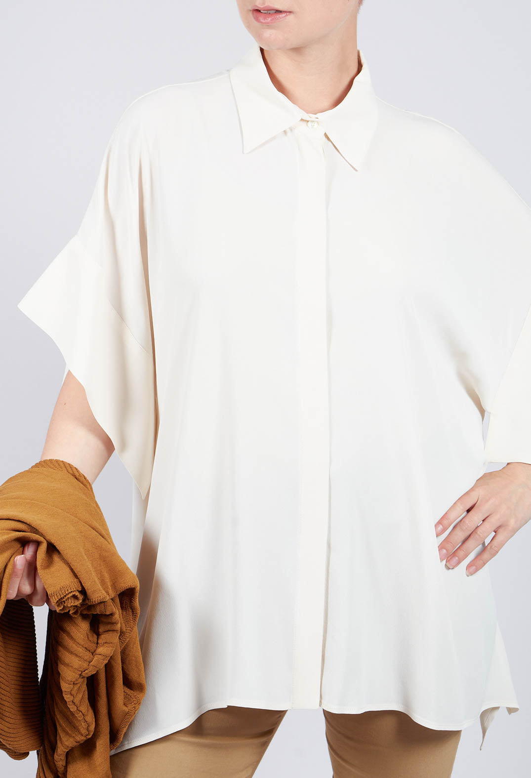 Torre Shirt with Pointed Hem in Sea Salt