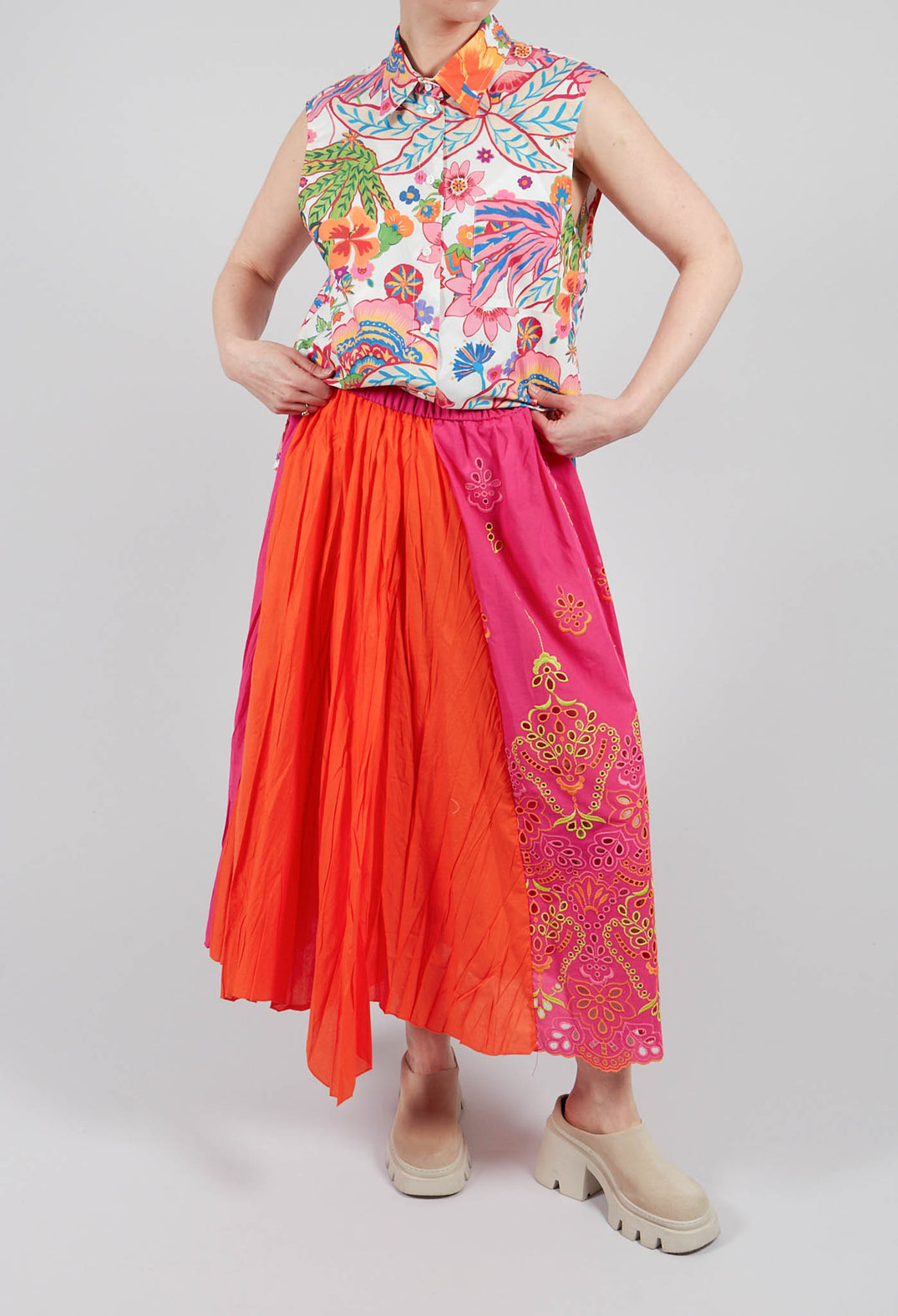 Pleated Skirt with Sangallo Embroidery in Party Punch