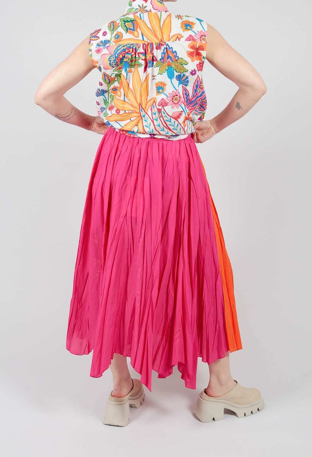 Pleated Skirt with Sangallo Embroidery in Party Punch