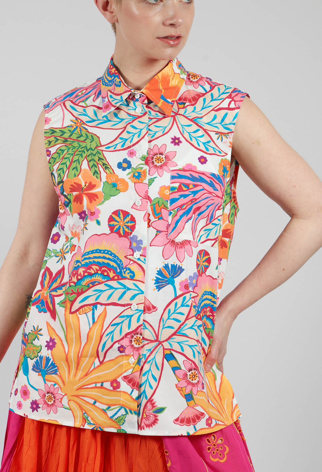 Rumba Sleeveless Printed Shirt in White
