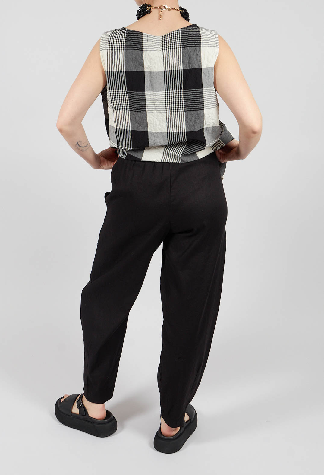 Cervo D Trousers in Nero