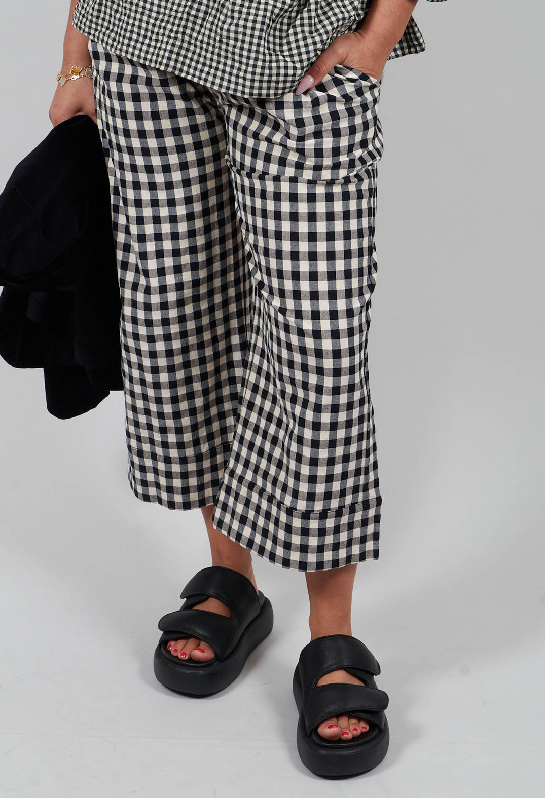 Chiaro Q Trousers in Nero