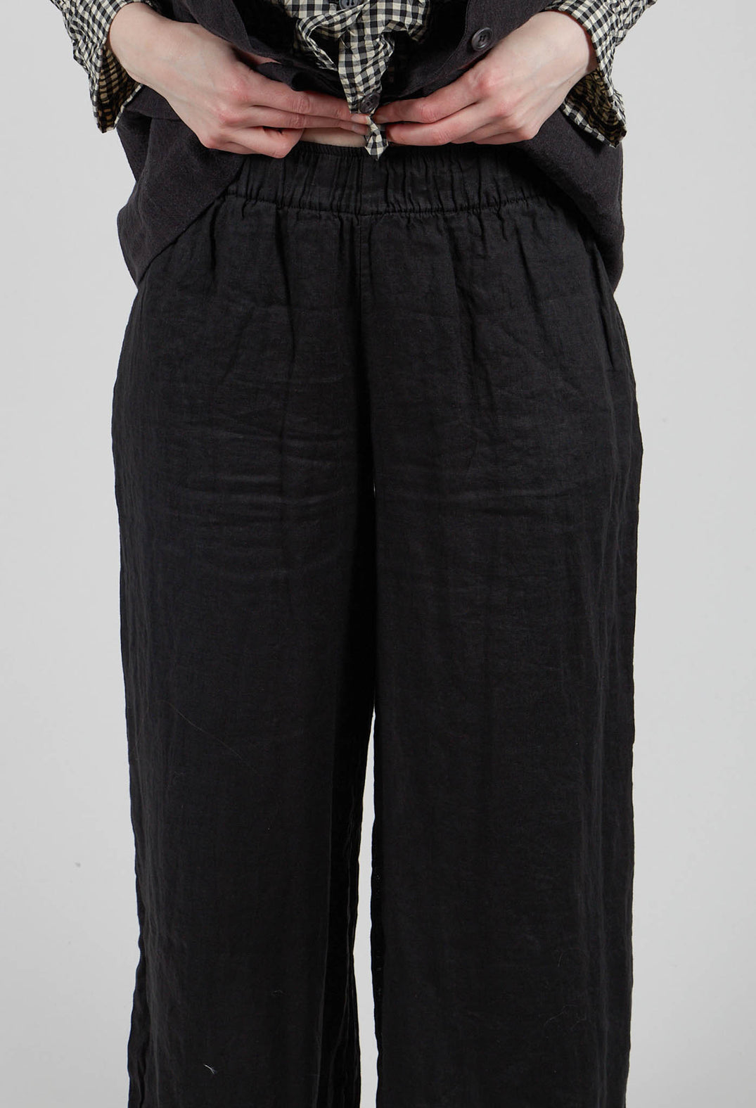 Pollo L Trousers in Nero