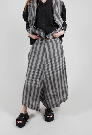 Lepre LQ Trousers in Nero