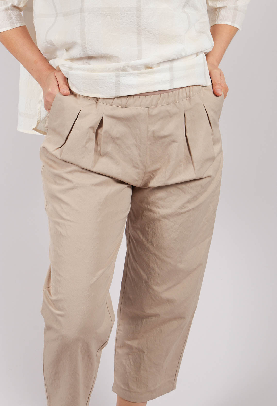 Barrel Leg Trouser in Ecru