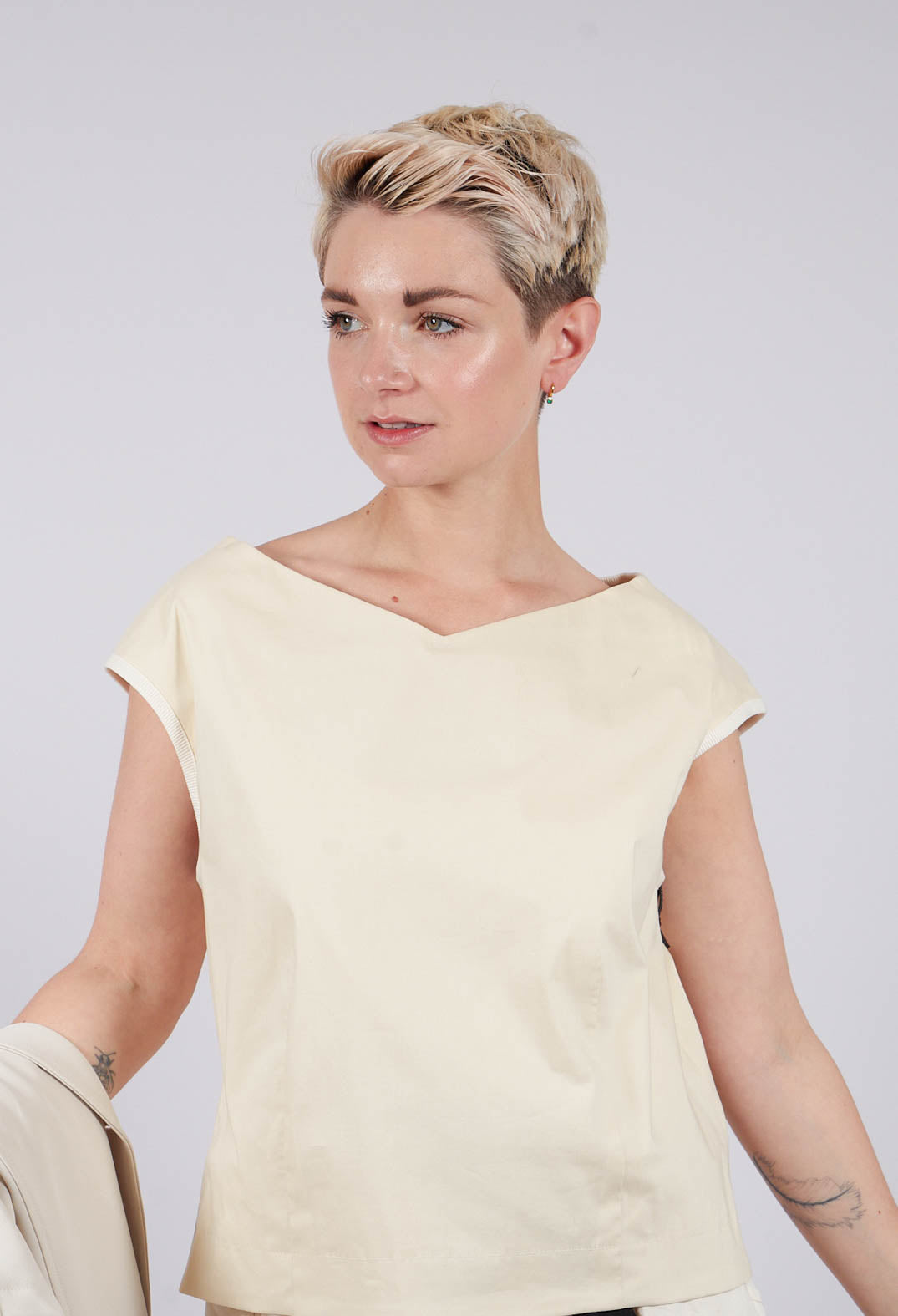Becki Top in Beige