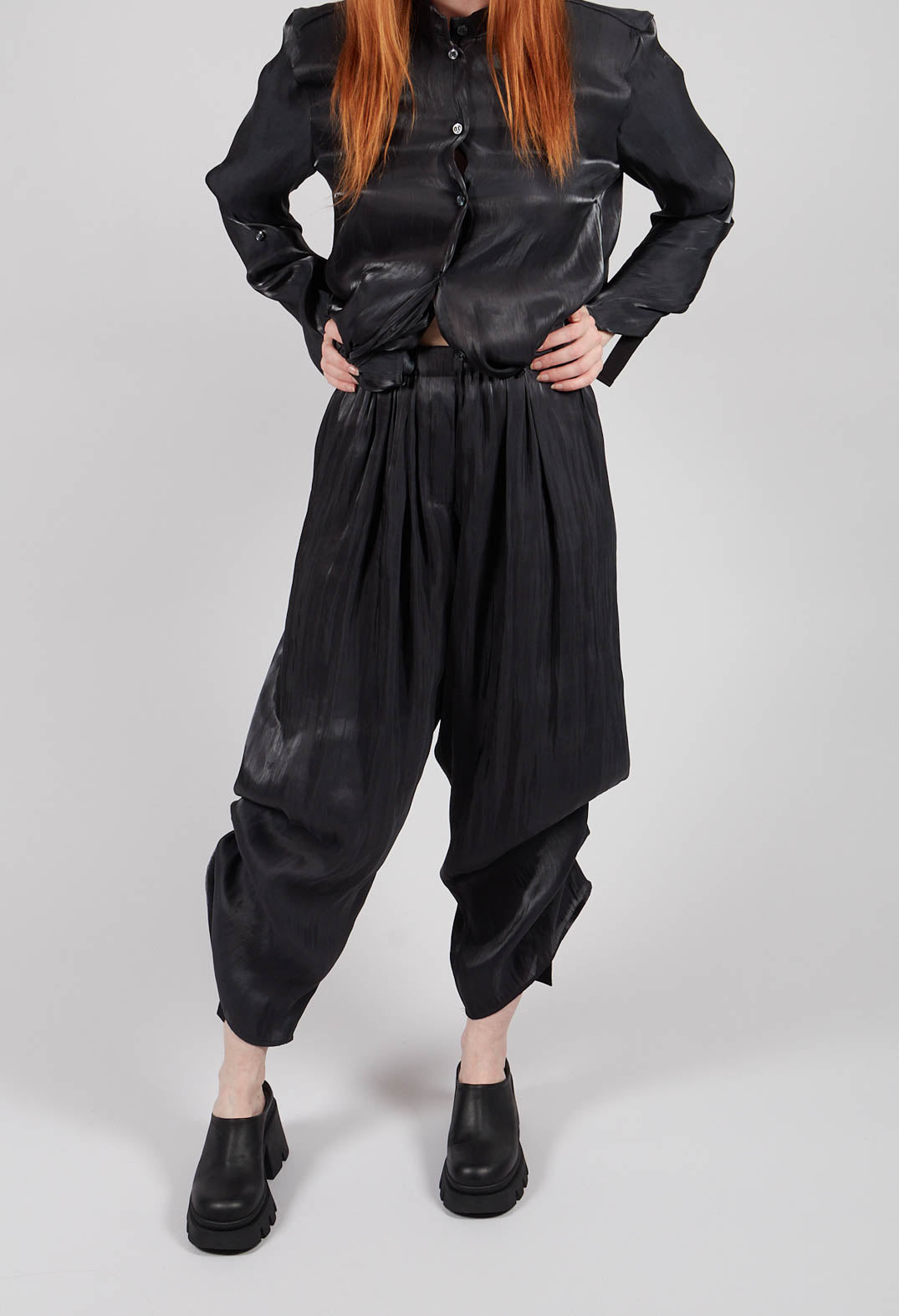 Serra Trousers in Anthrazite