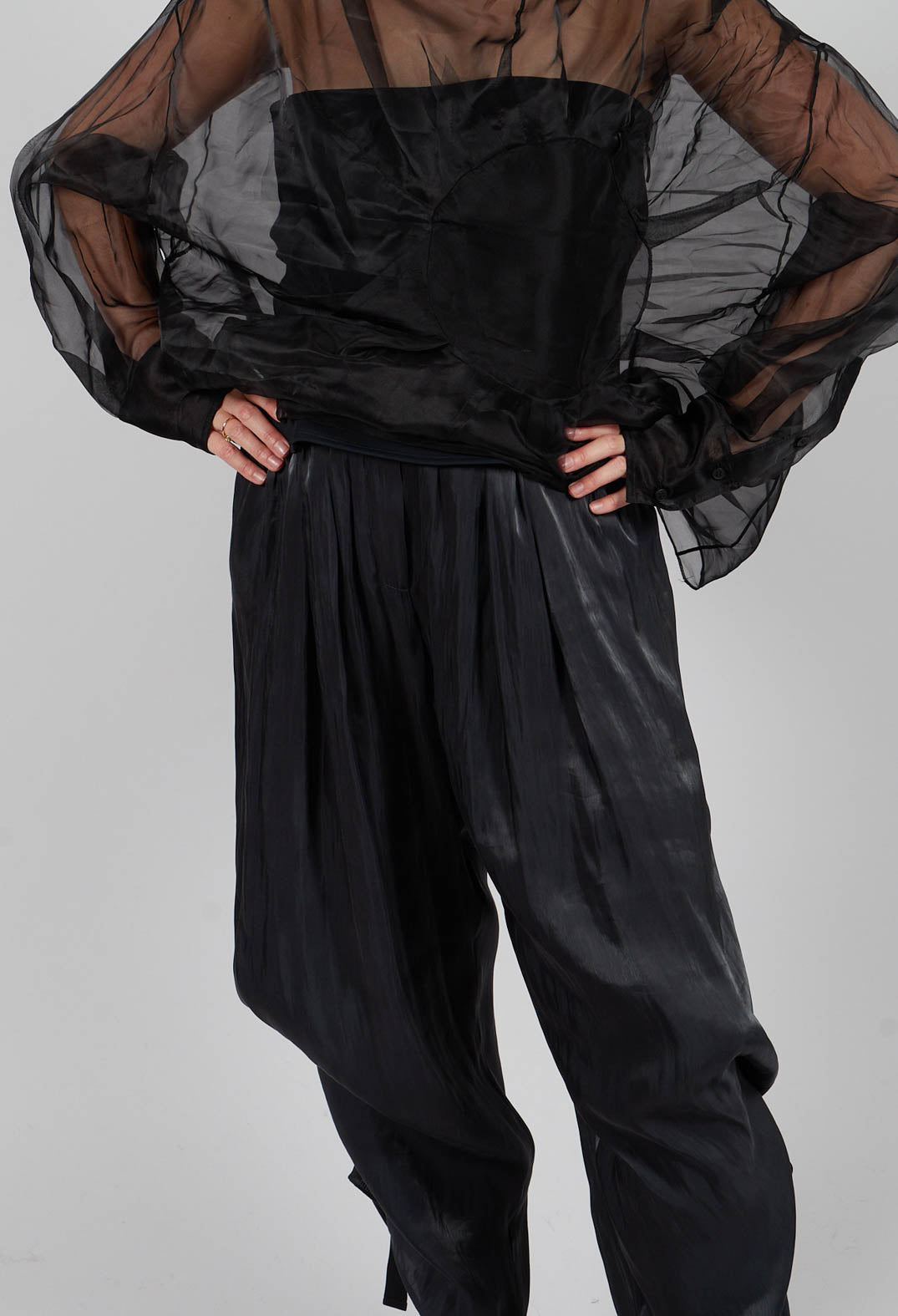 Serra Trousers in Anthrazite