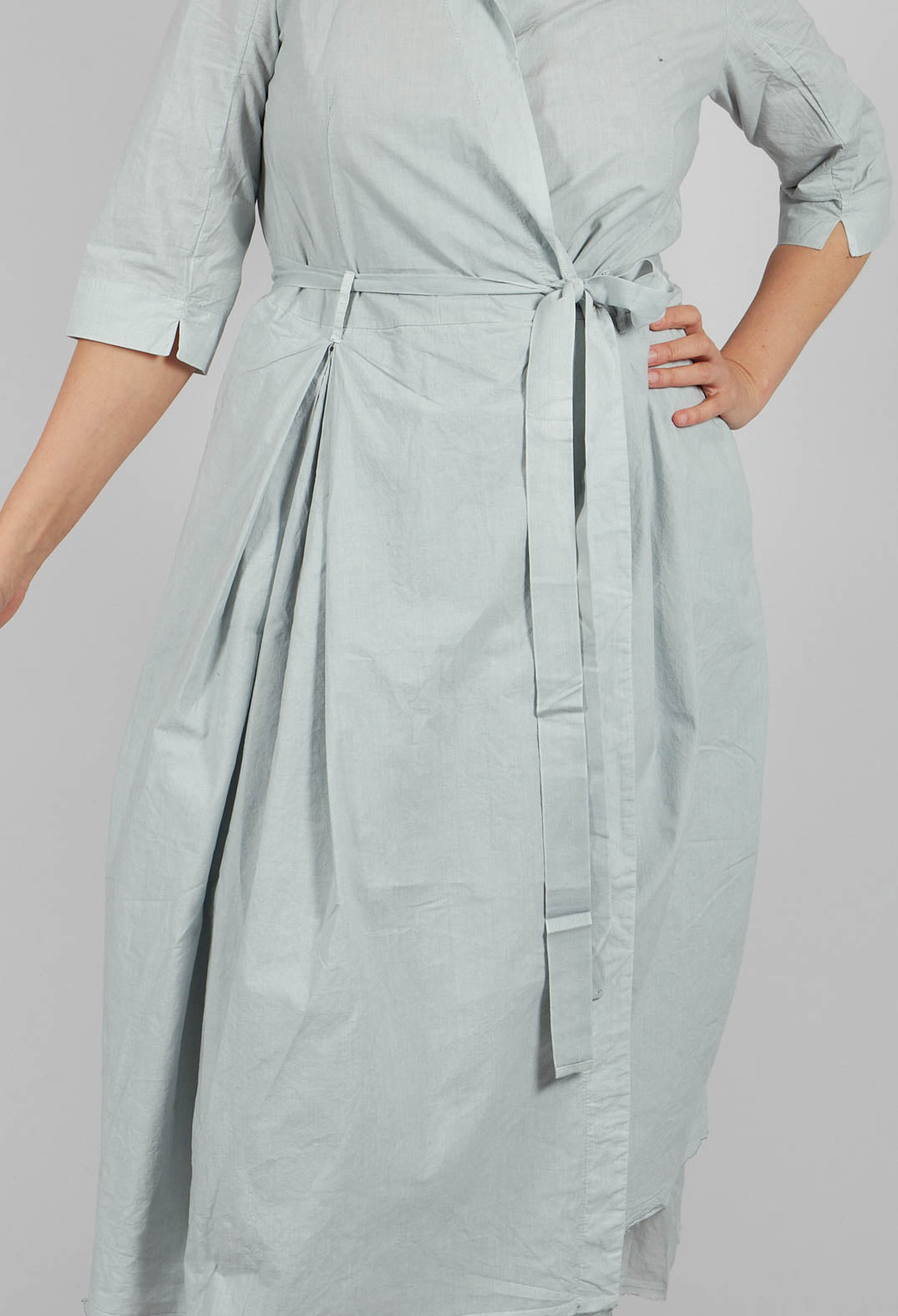 Delmira Dress in Platin Old