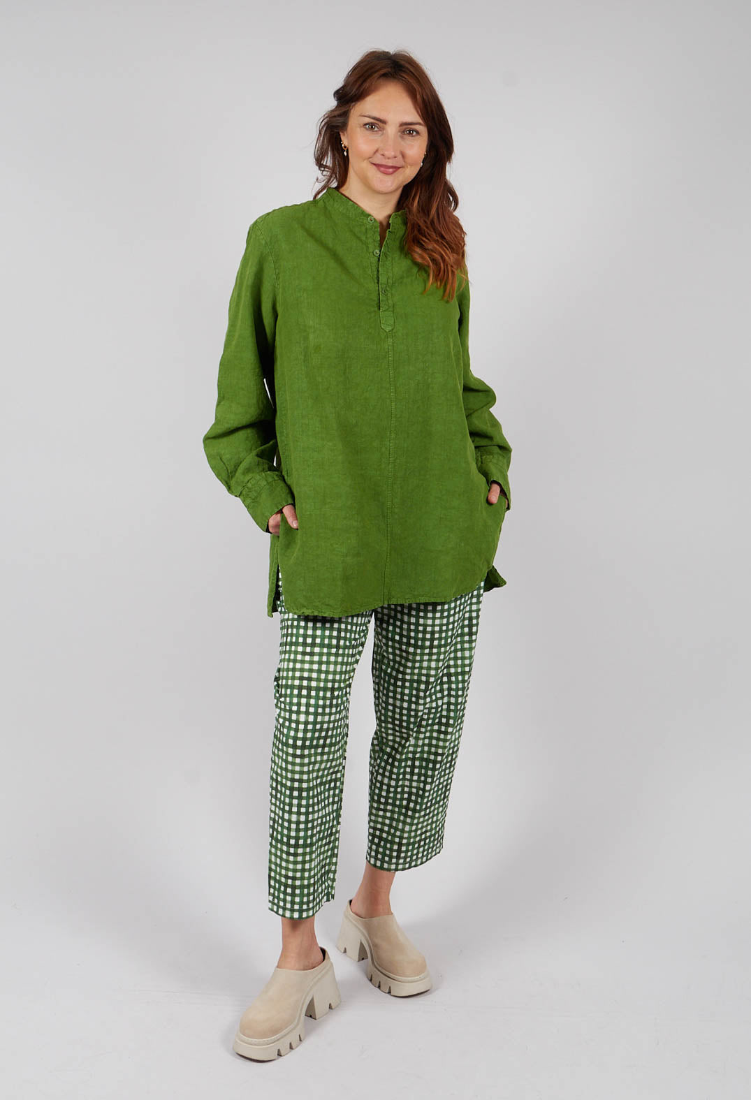 Sebastian Unisex Shirt in Grass