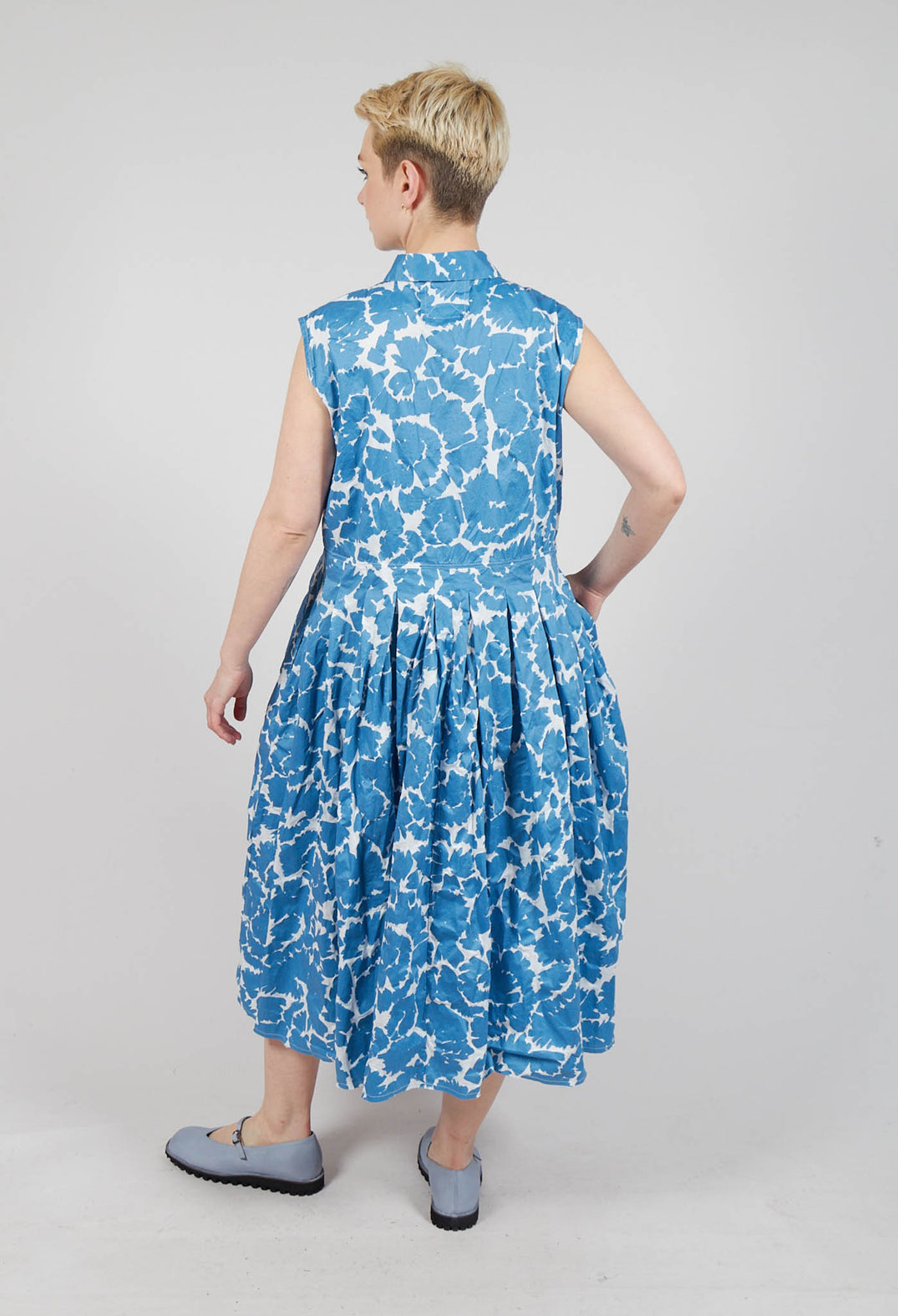Sleeveless Dress in Flowers