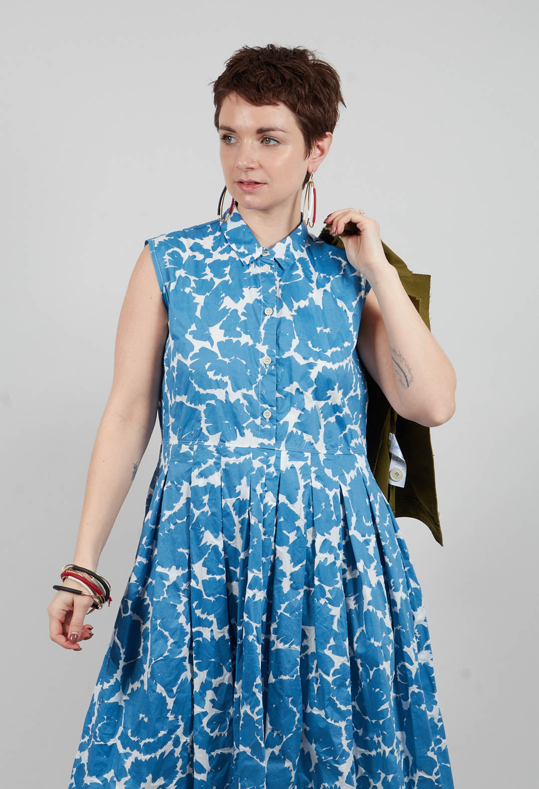 Sleeveless Dress in Flowers