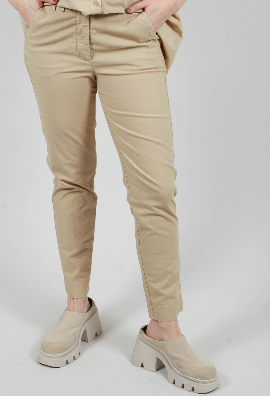 Tapered Leg Trouser in Juta