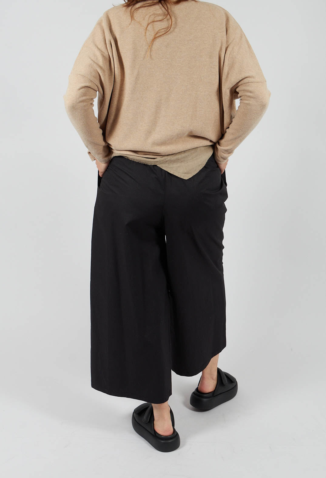 Trousers with Wide Leg in Nero