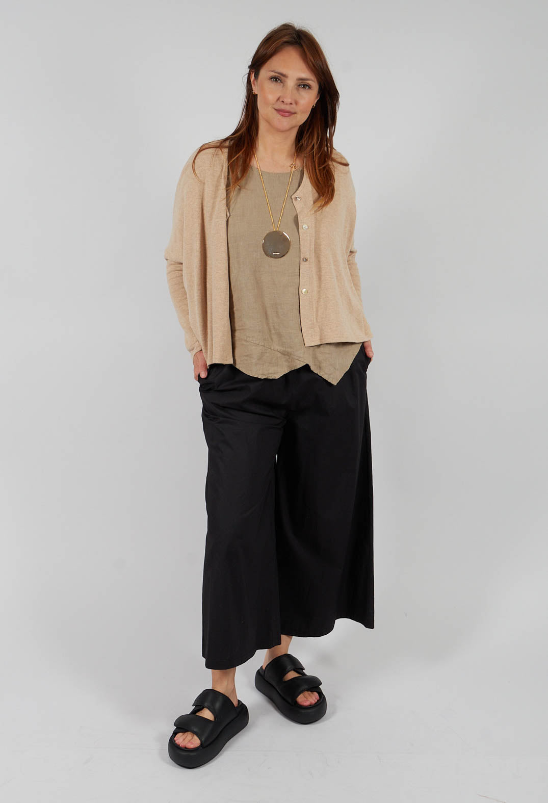 Trousers with Wide Leg in Nero