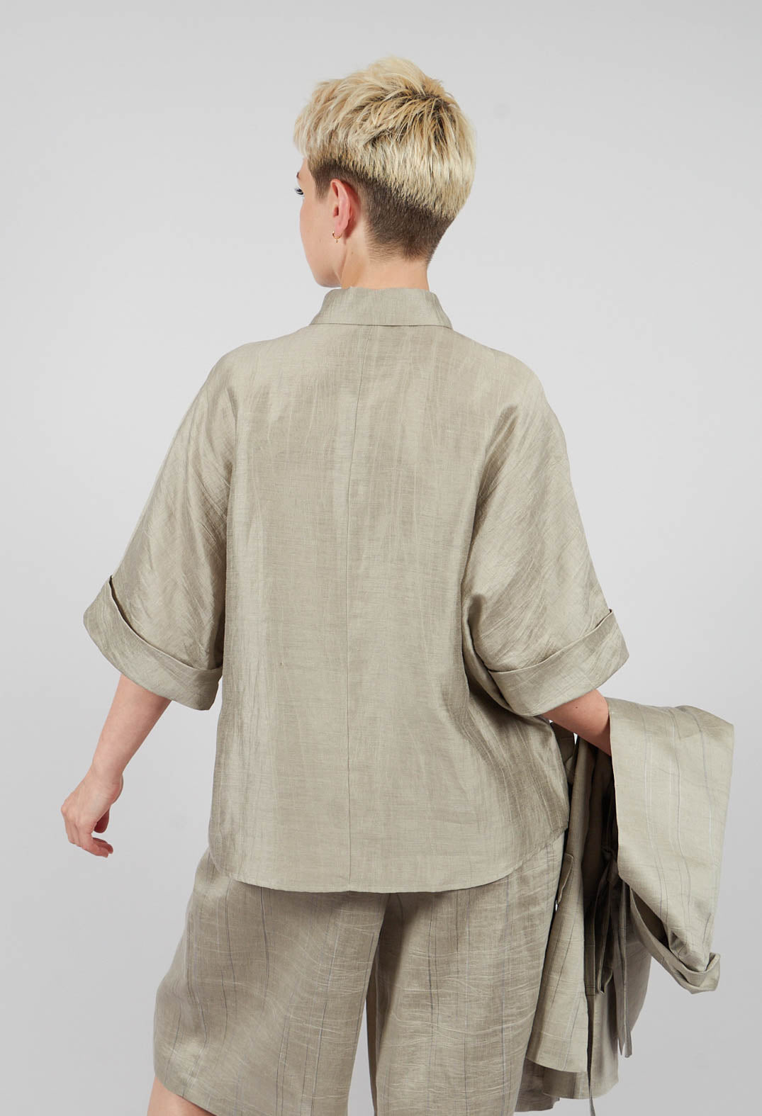 Linen Blend Shirt with Large Pockets in Naturale
