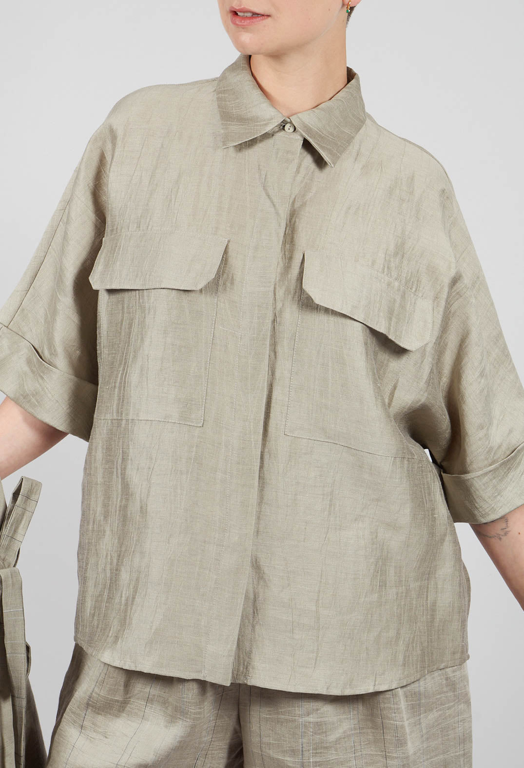 Linen Blend Shirt with Large Pockets in Naturale