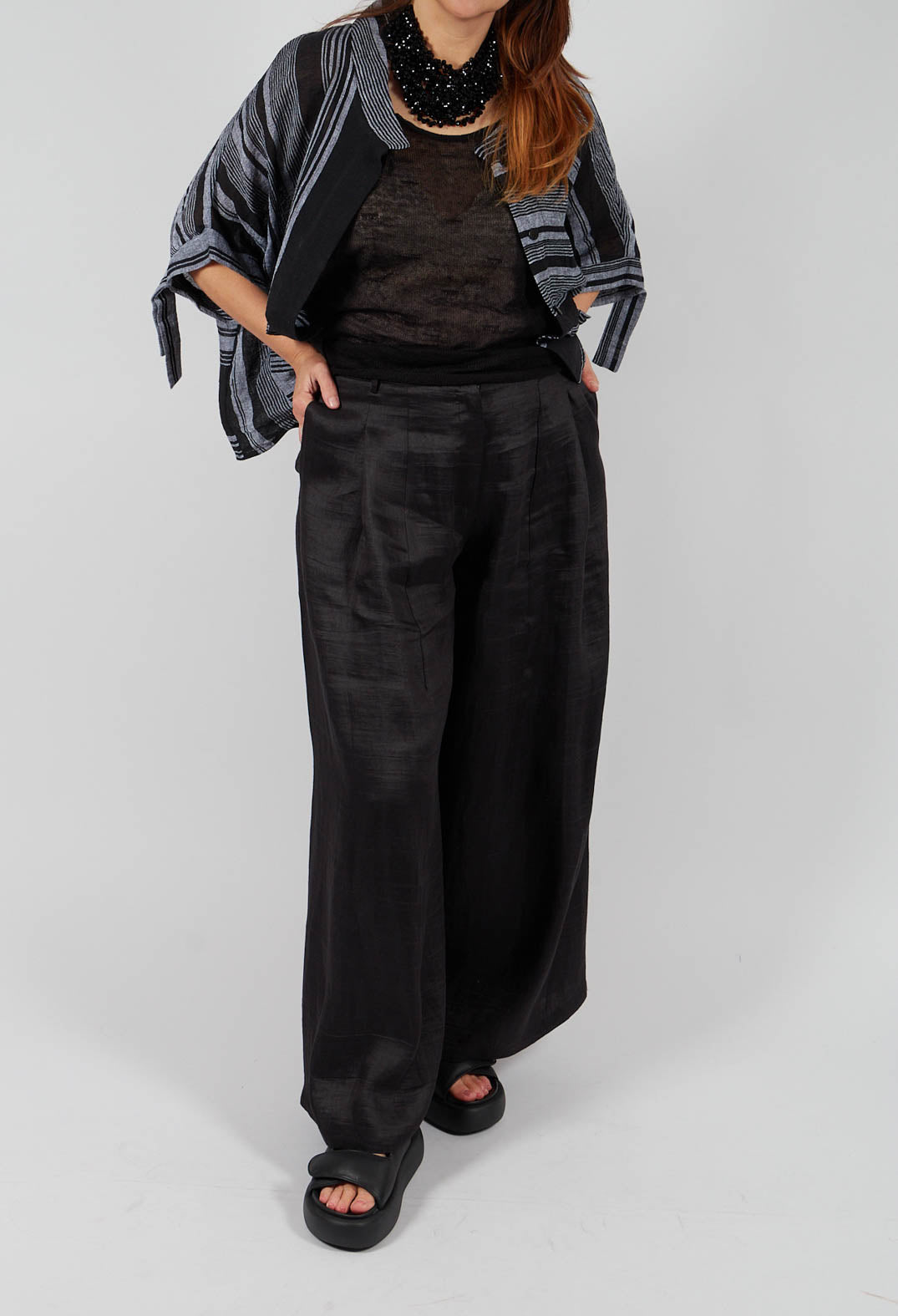 Wide Leg Plain Trousers in Nero