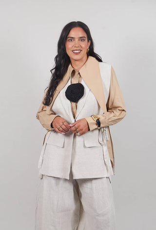 Strings Linen Waistcoat in Naturale