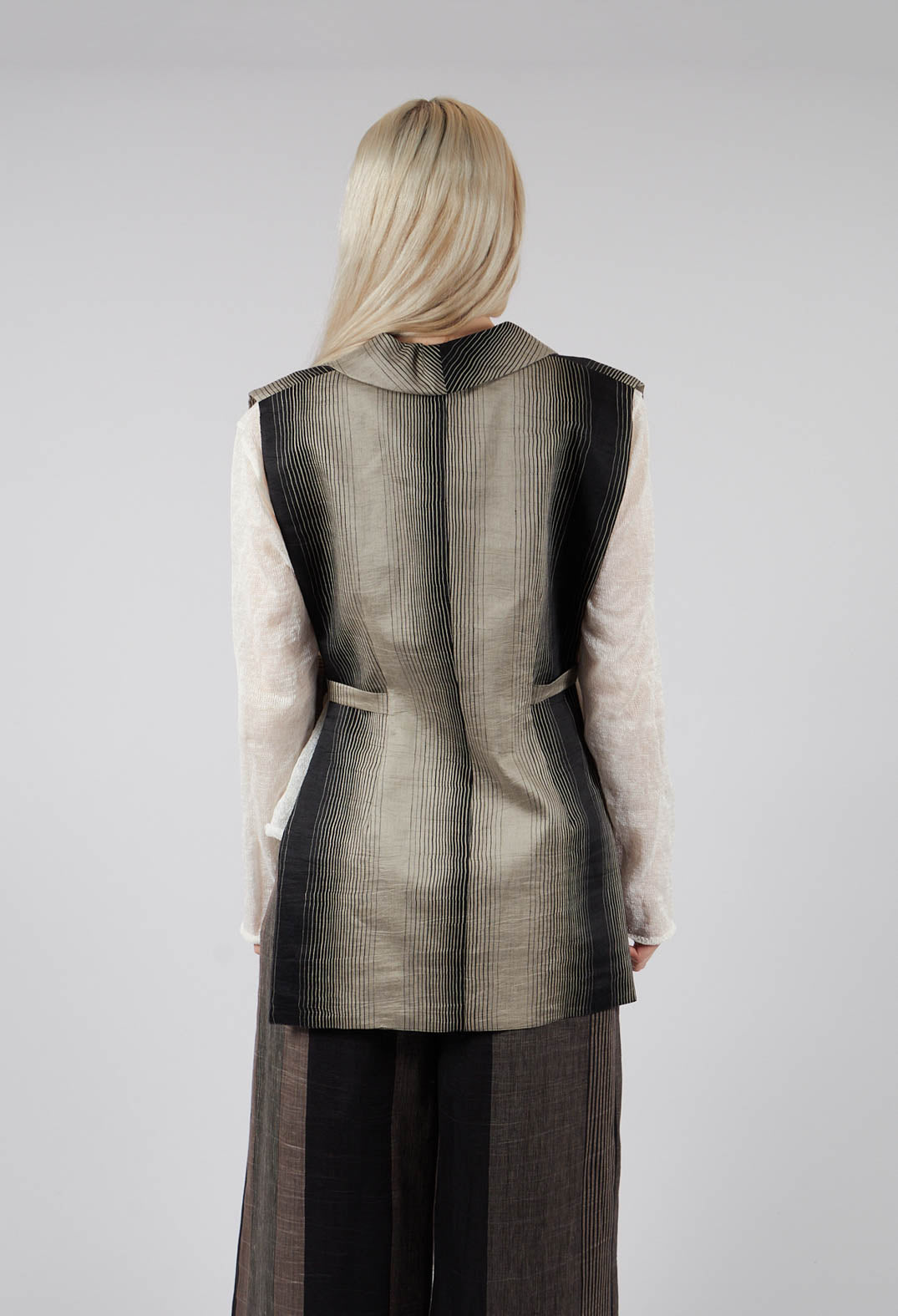 Strings Linen Blend Waistcoat in Rigato