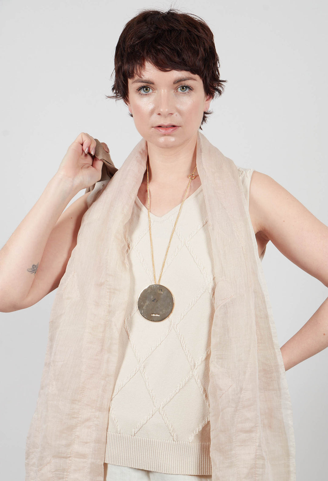 Sleeveless Vest in Greige