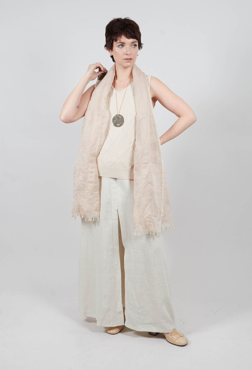 Sleeveless Vest in Greige