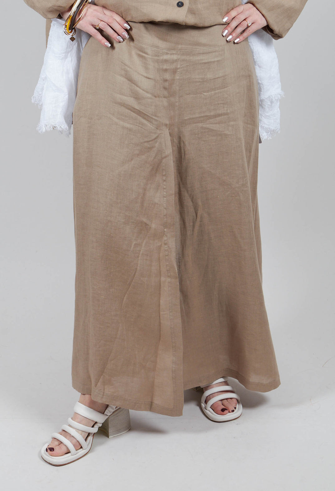 Wide Leg Trouser in Taupe