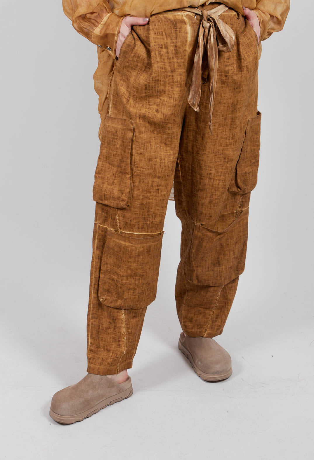 Cargo Trousers in Bronze Honey