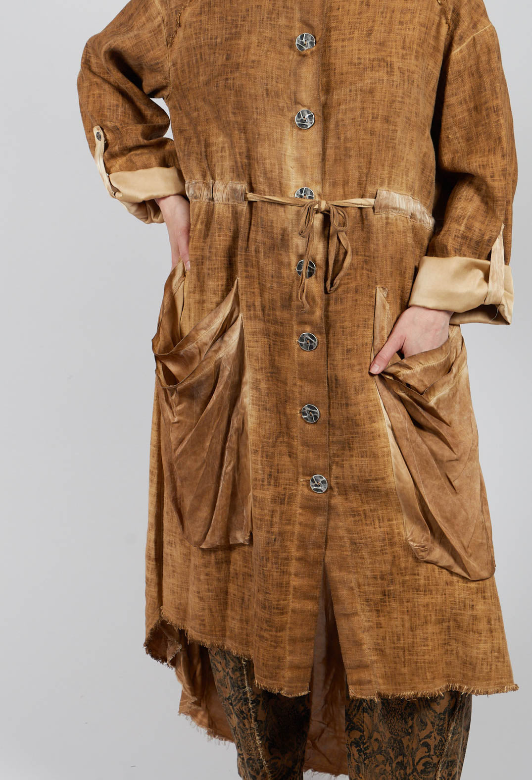 Dust Coat with Large Pockets in Bronze Honey