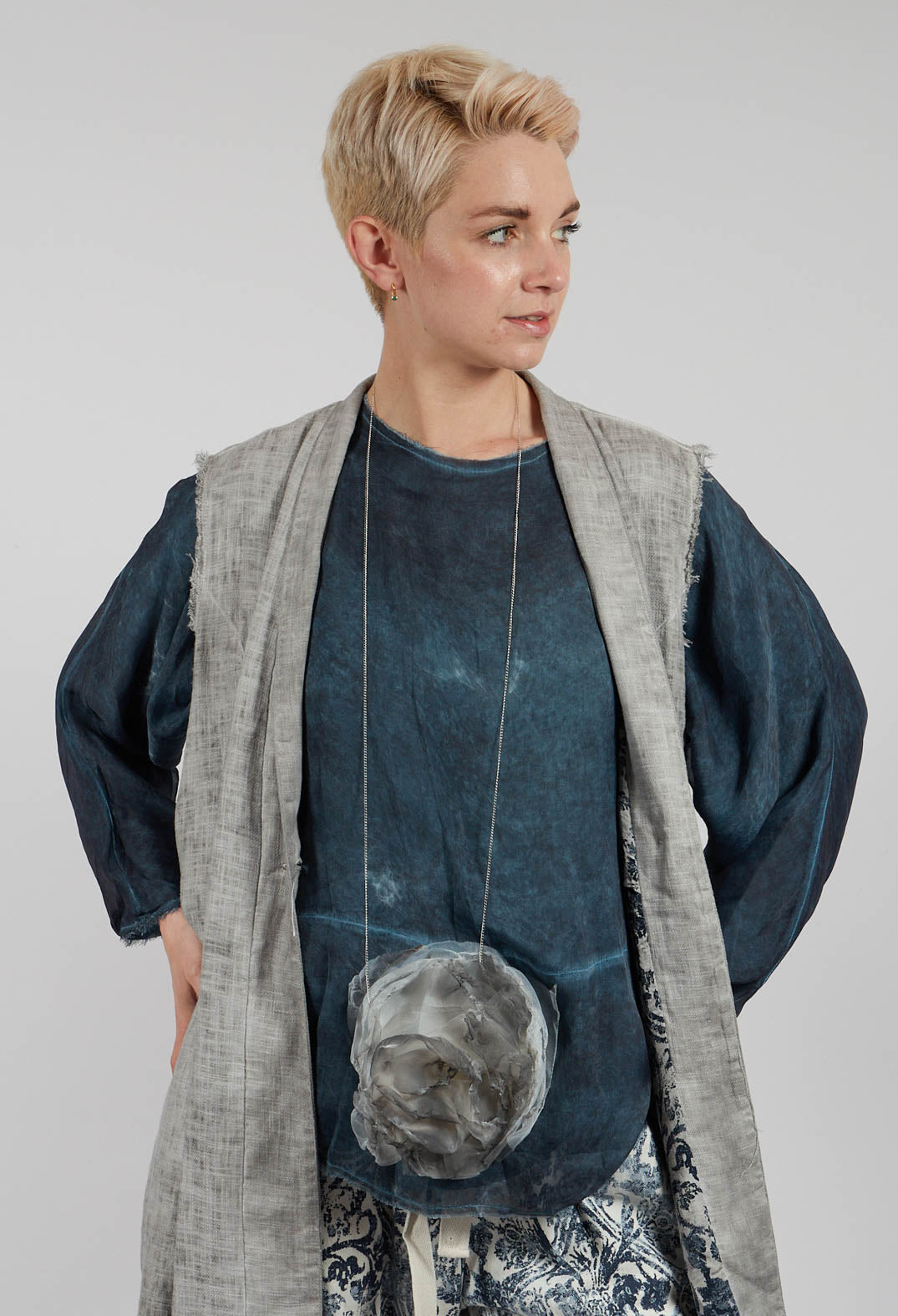 Reversible Gilet in Printed Grey Shadow