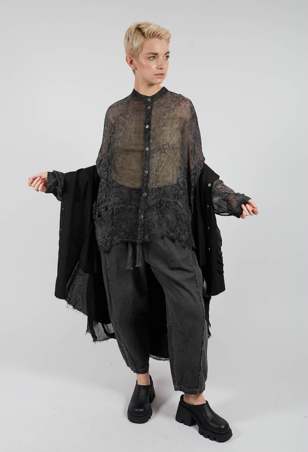 Long Sleeve Blouse in Anthracite Print
