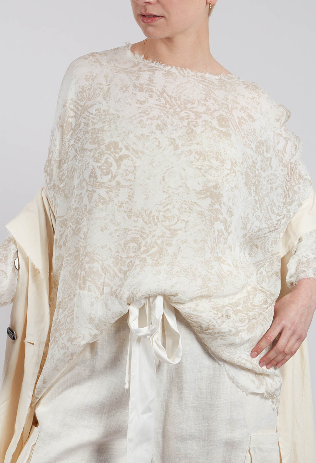 Round Neck Top in Antique White Print