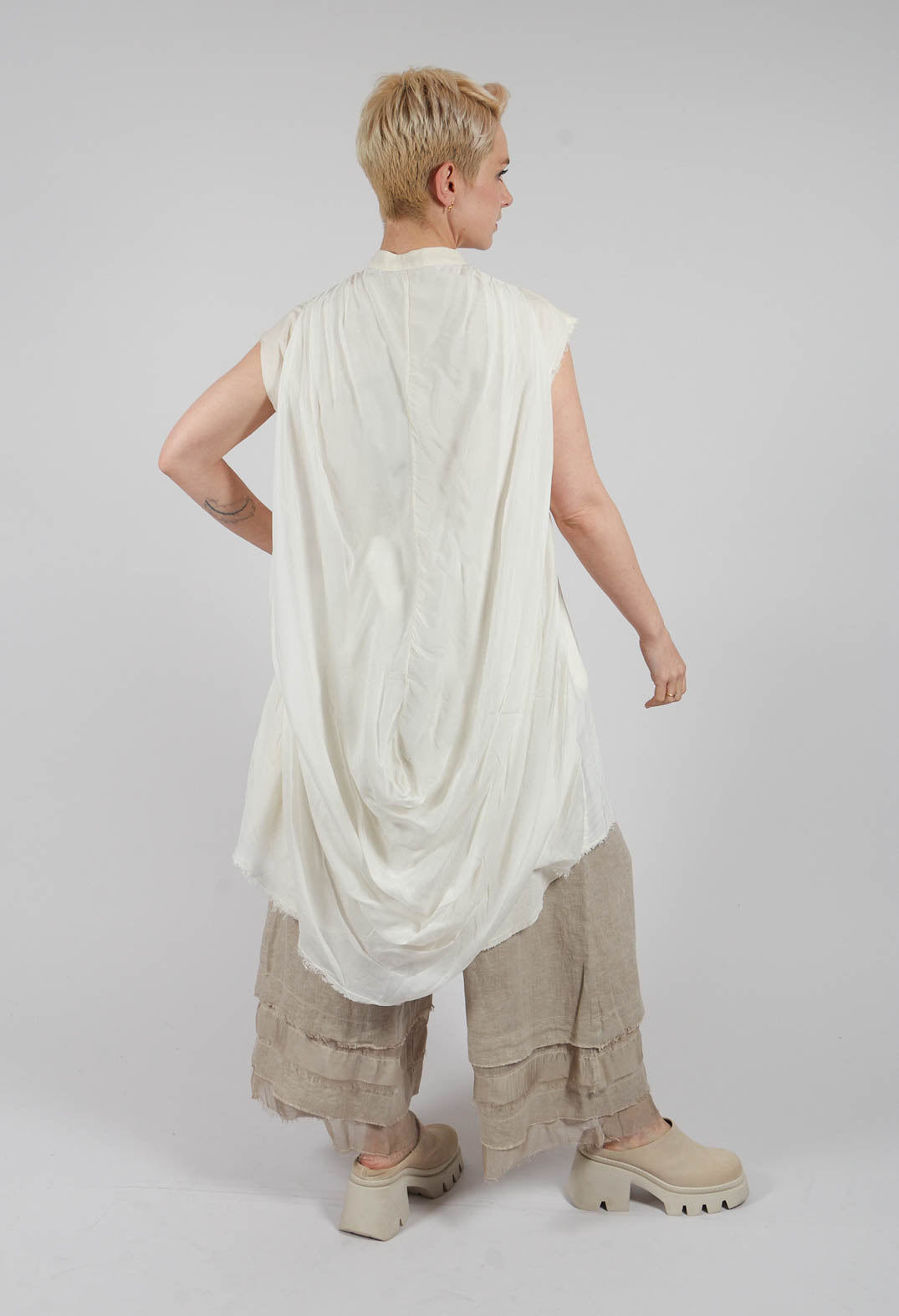 Sleeveless Shirt in Antique White
