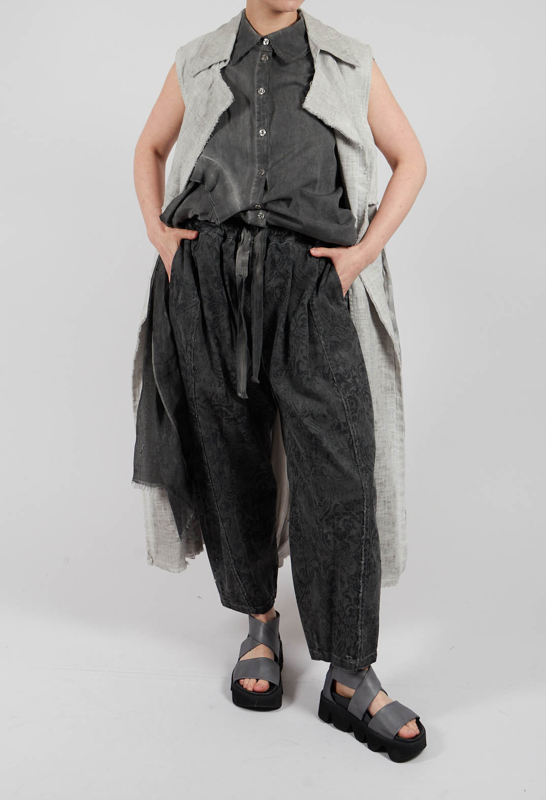 Relaxed Fit Trousers in Anthracite