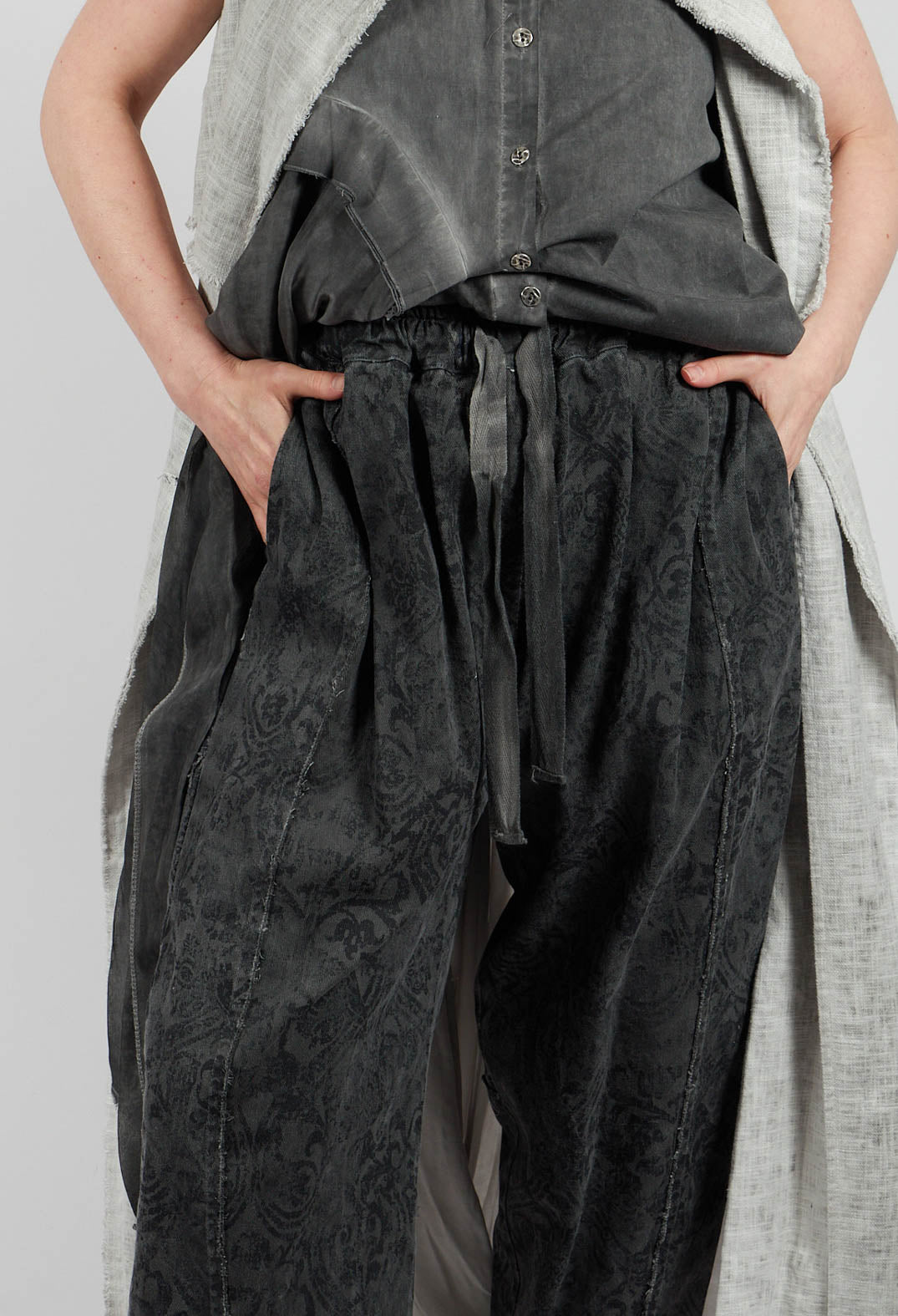 Relaxed Fit Trousers in Anthracite