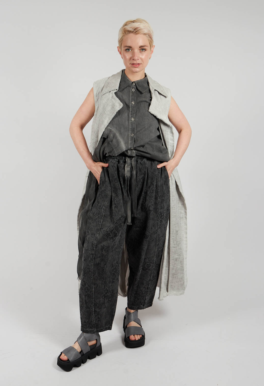 Relaxed Fit Trousers in Anthracite