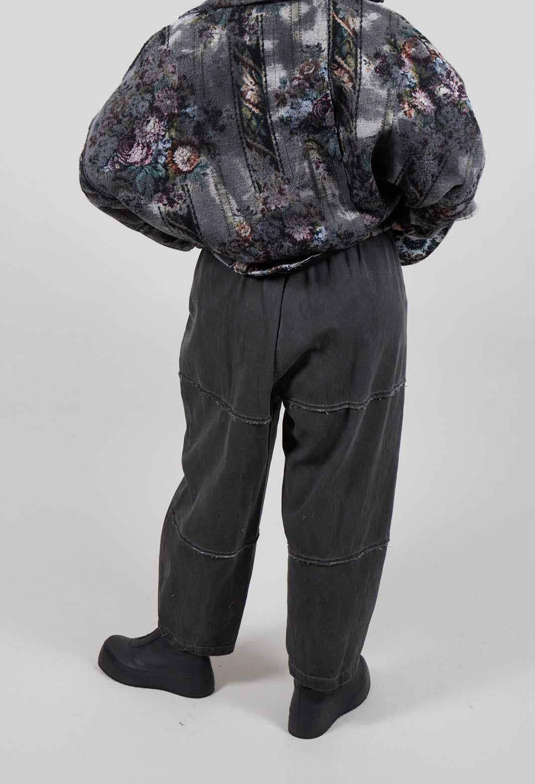 Relaxed Fit Trousers in Plain Anthracite