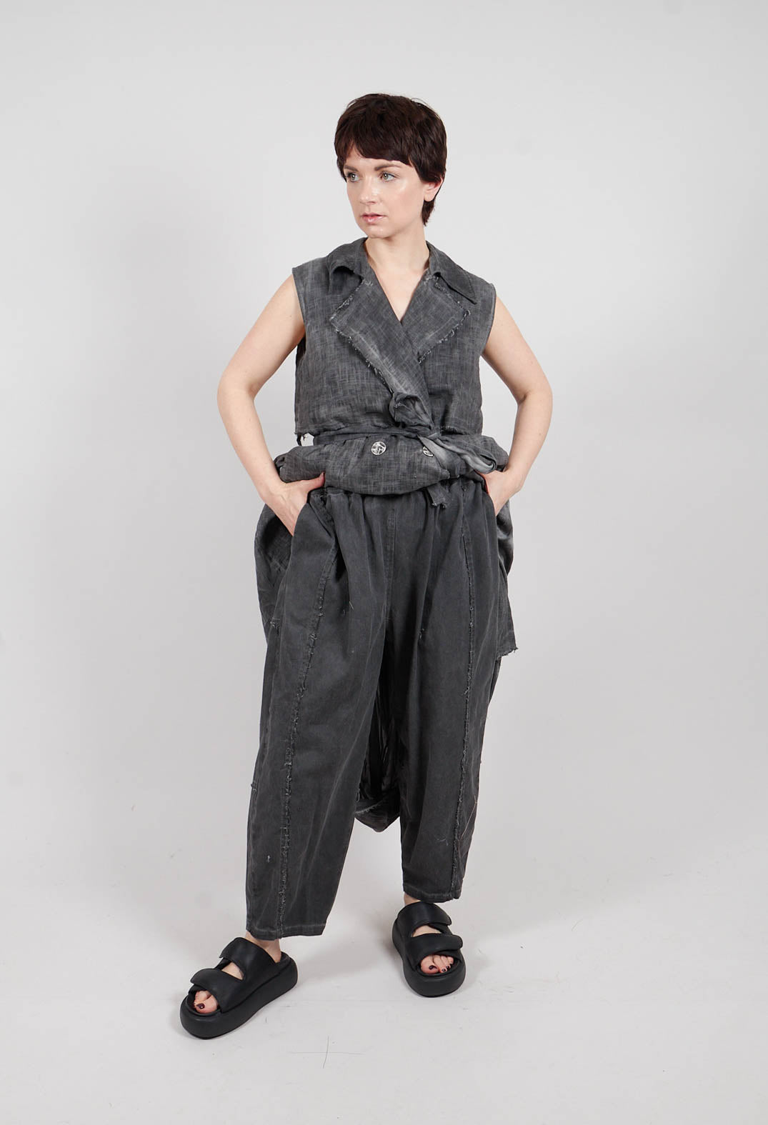 Relaxed Fit Trousers in Plain Anthracite