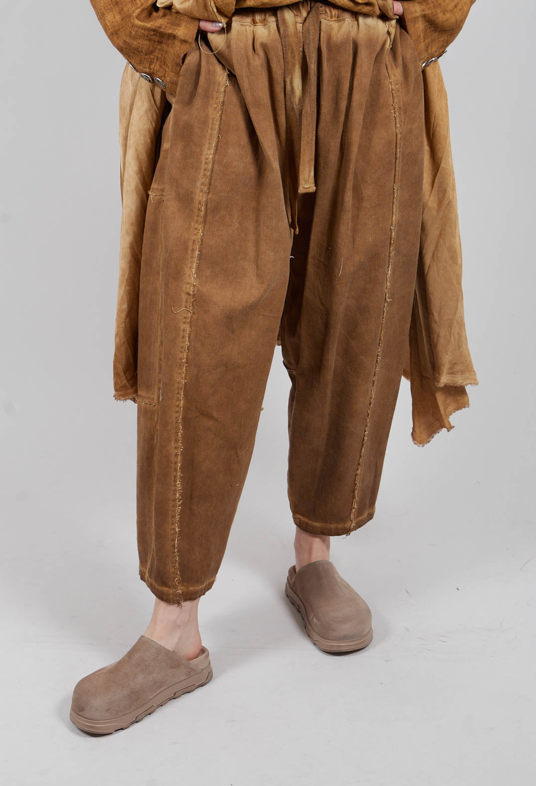 Relaxed Fit Trousers in Plain Bronze Honey