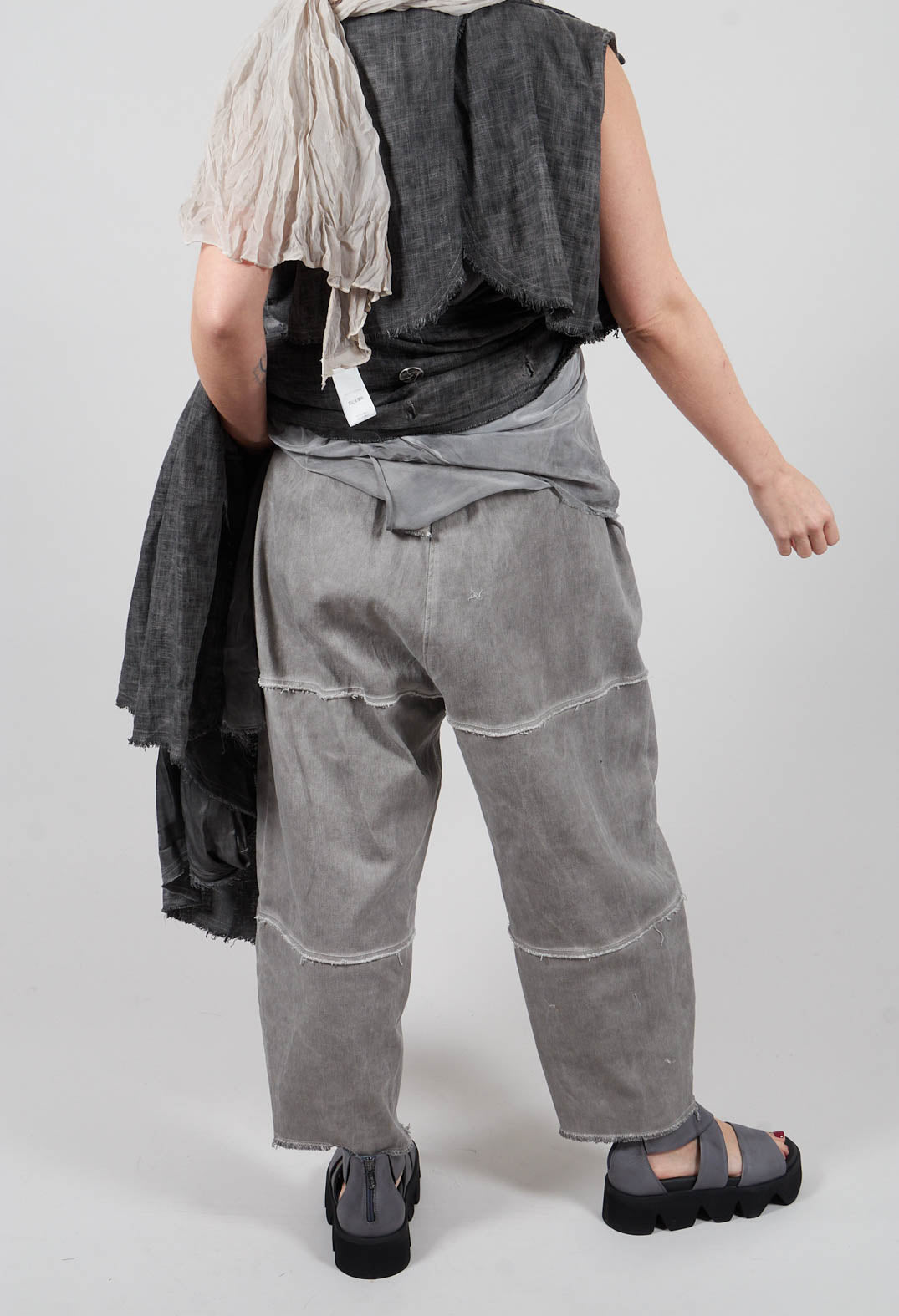 Relaxed Tapered Leg Trousers in Grey Shadow