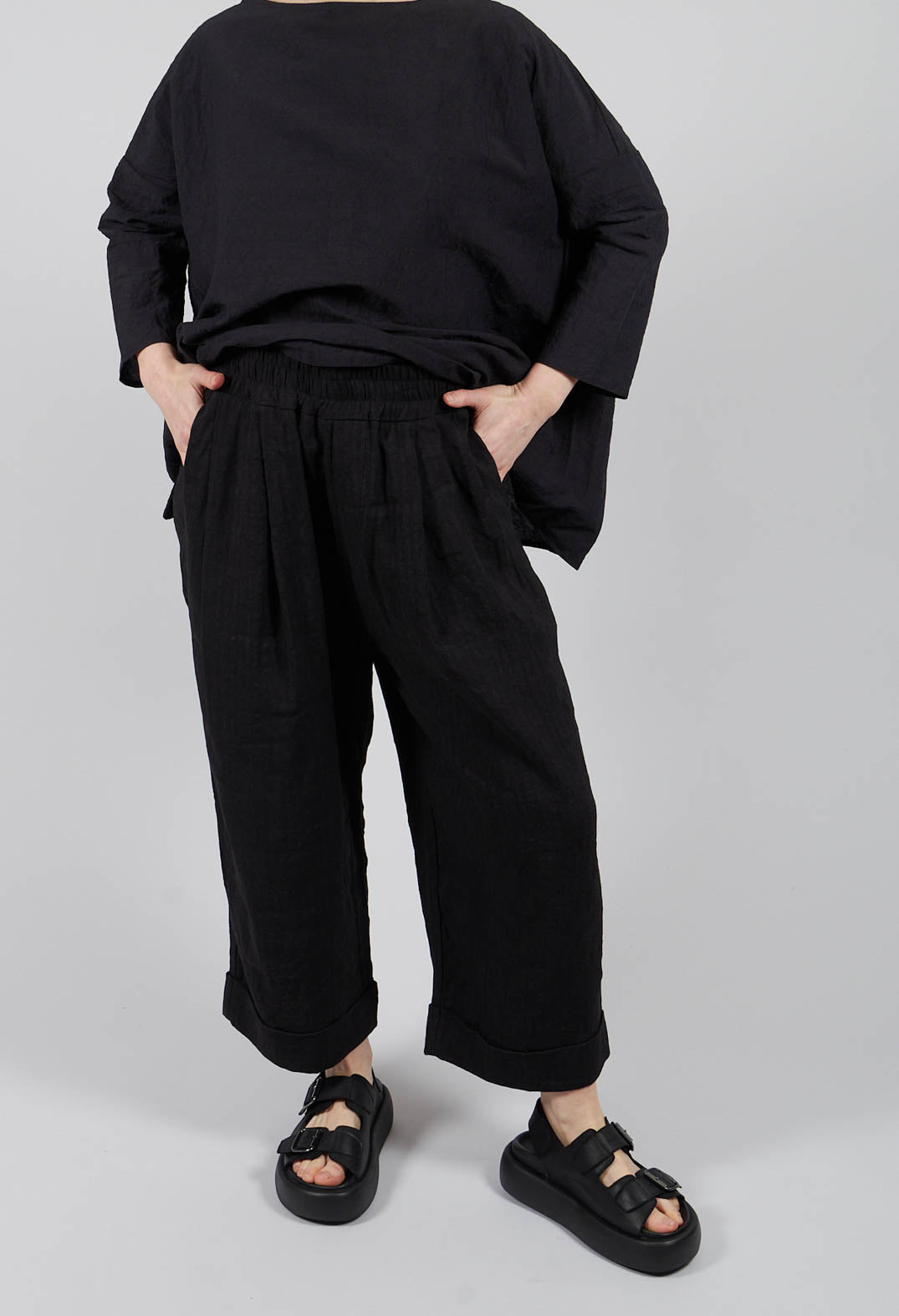 Bragoni Trousers HE in Black