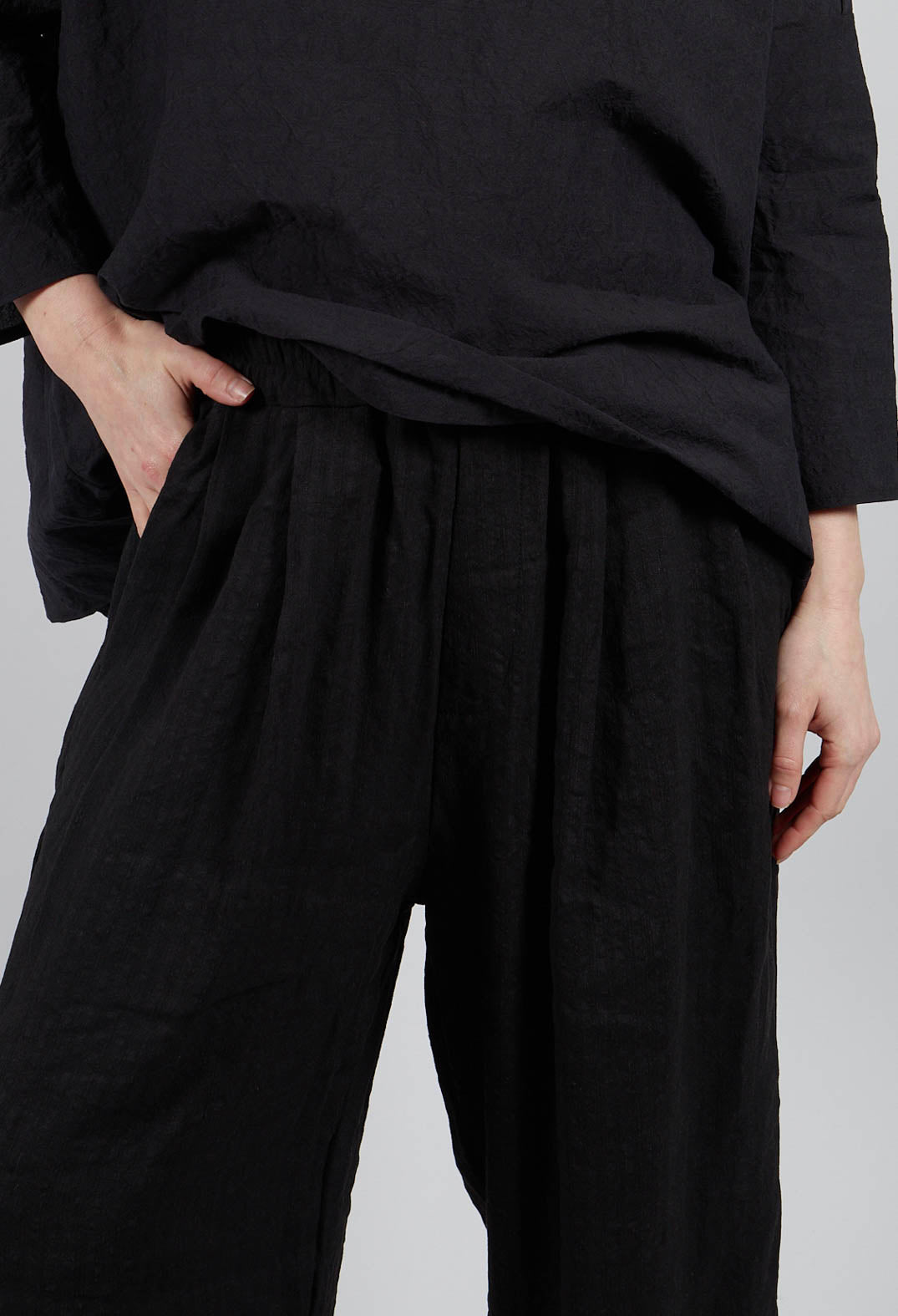 Bragoni Trousers HE in Black